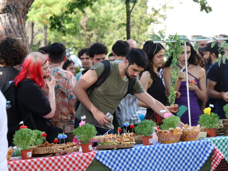 Some students grabbing food